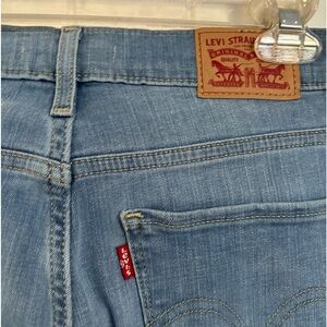 Levi Straus Levi’s Light Blue denim jeans Size 27 Classic Straight